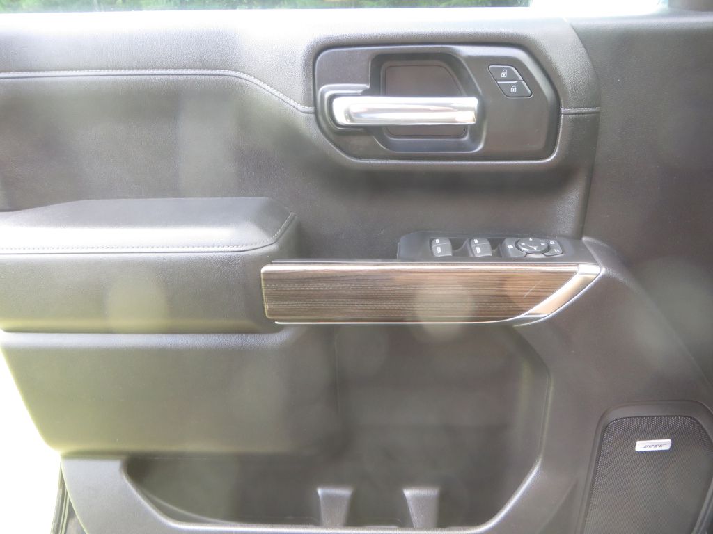 Photo 21 of this CHEVROLET SILVERADO LTD 1