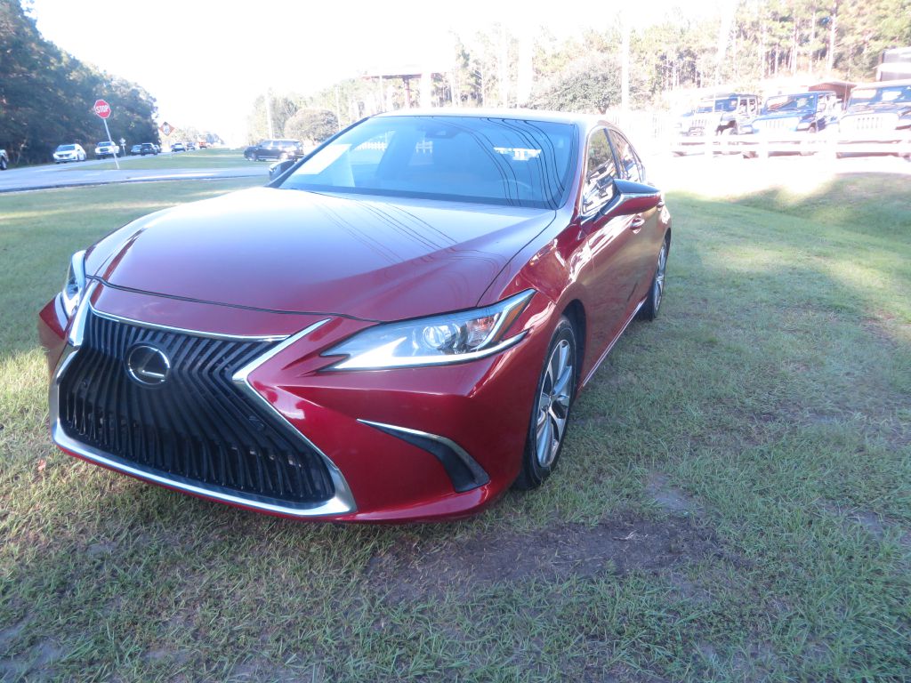 Photo 2 of this LEXUS ES