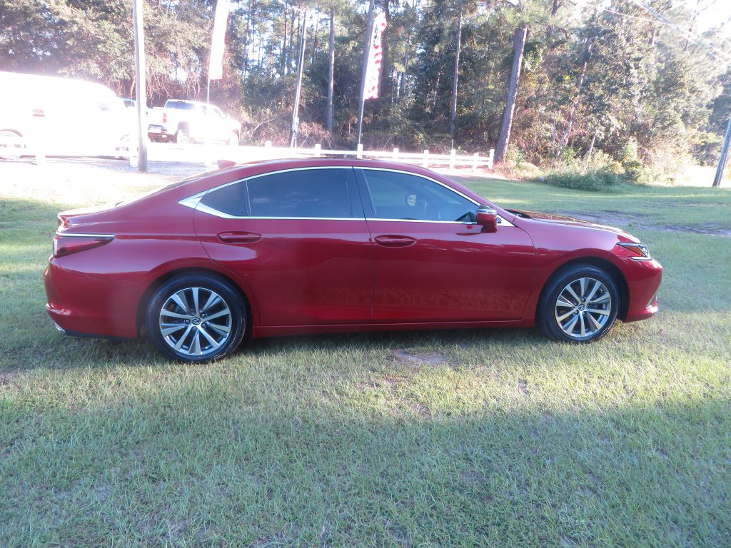 Photo 5 of this LEXUS ES