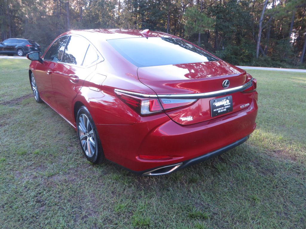 Photo 8 of this LEXUS ES