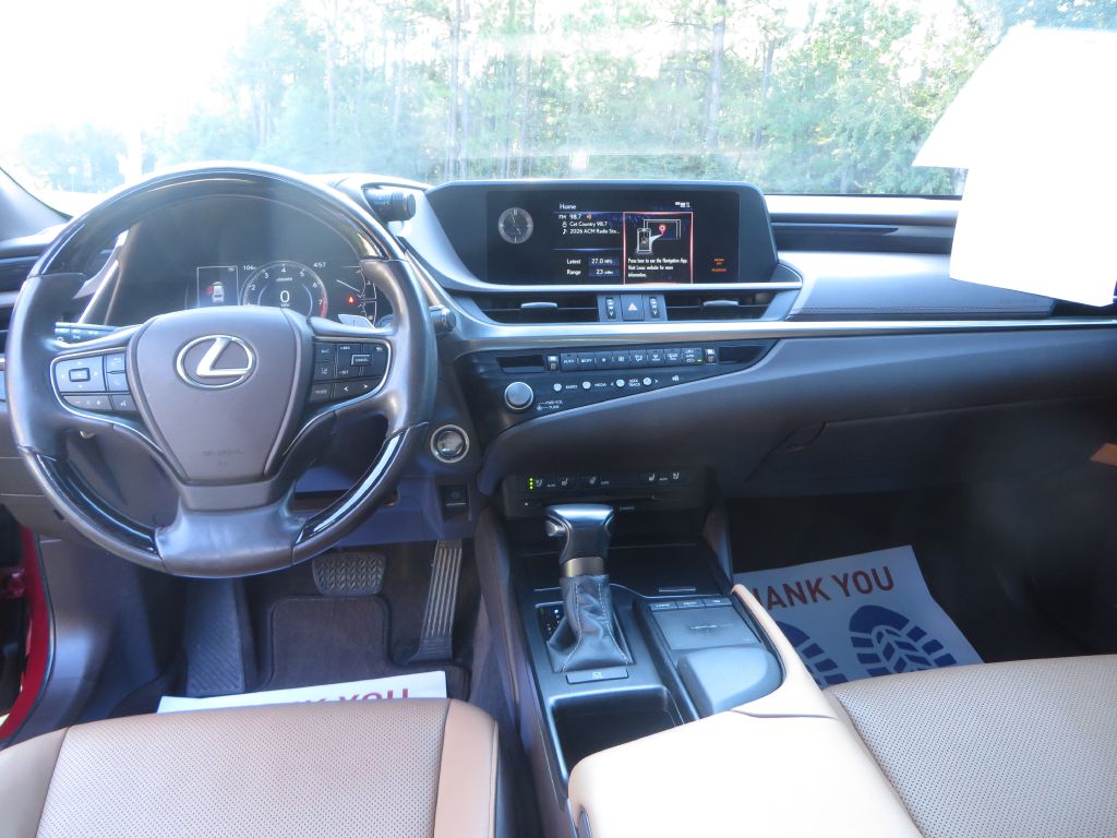 Photo 11 of this LEXUS ES