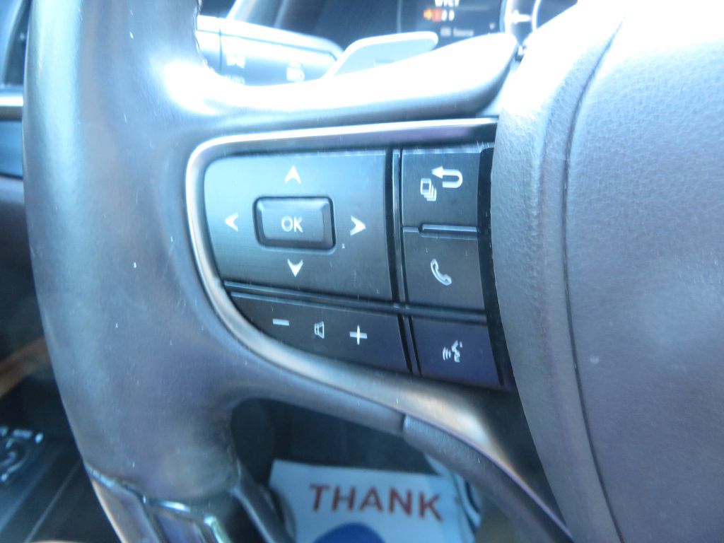 Photo 15 of this LEXUS ES