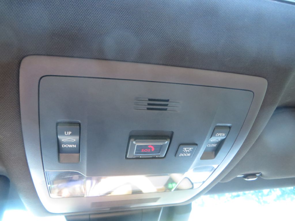 Photo 23 of this LEXUS ES