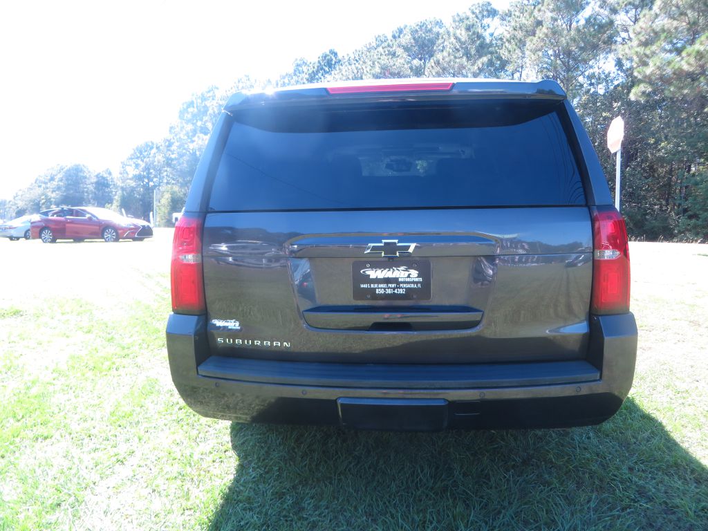 Photo 7 of this CHEVROLET SUBURBAN