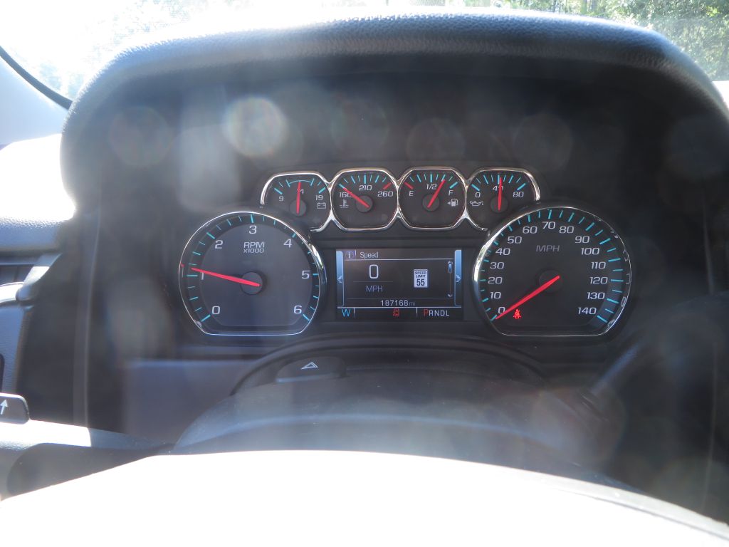 Photo 19 of this CHEVROLET SUBURBAN