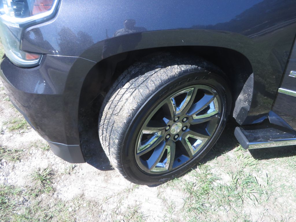 Photo 32 of this CHEVROLET SUBURBAN