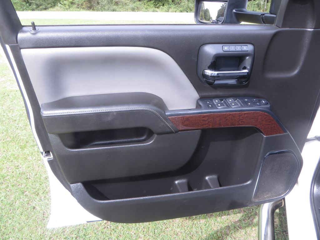 Photo 14 of this GMC SIERRA 2500