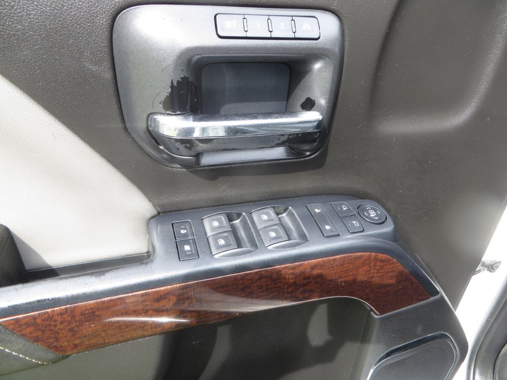 Photo 15 of this GMC SIERRA 2500