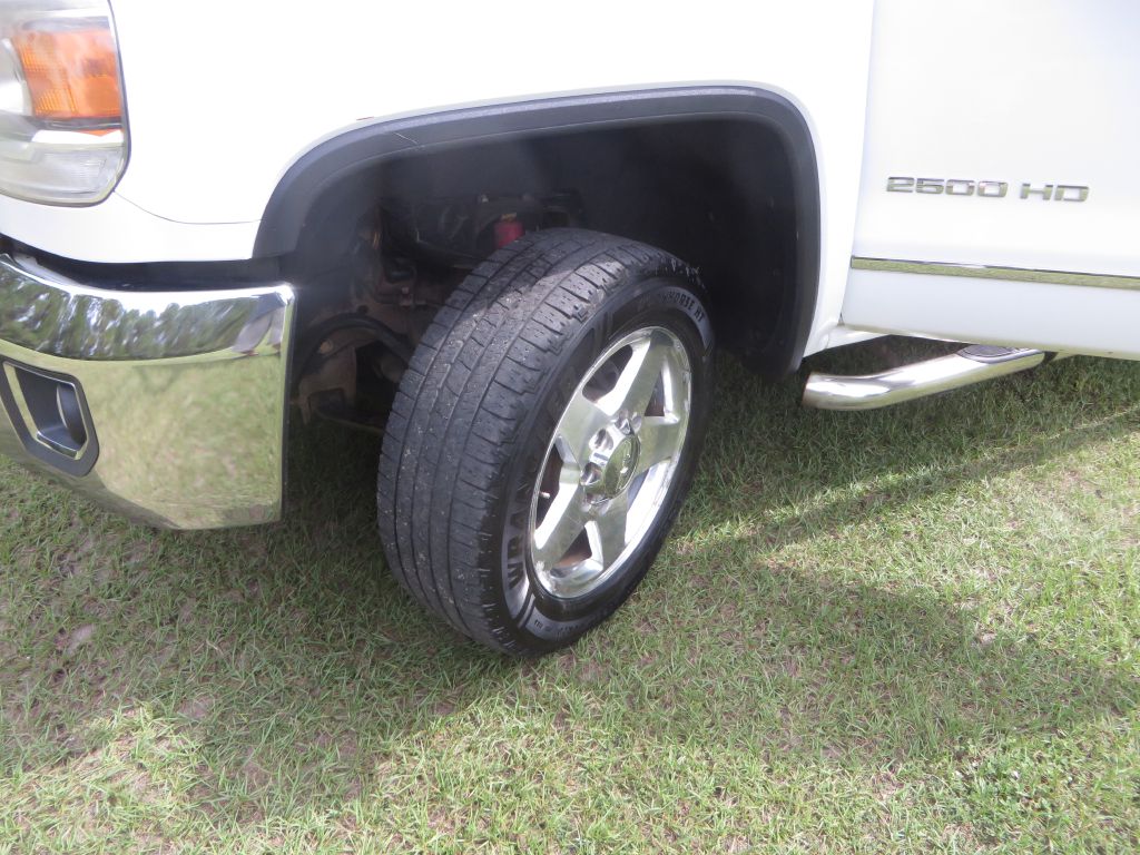 Photo 32 of this GMC SIERRA 2500