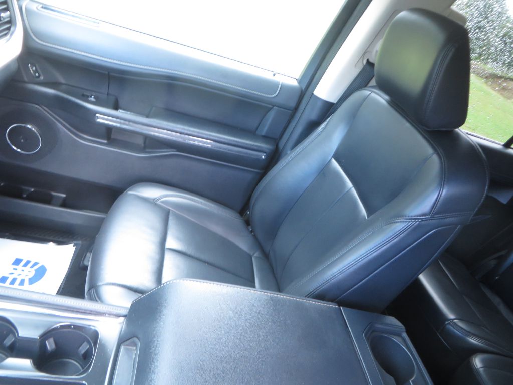 Photo 22 of this FORD EXPEDITION