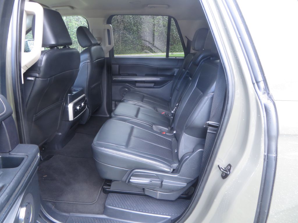 Photo 23 of this FORD EXPEDITION