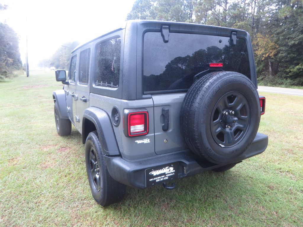 Photo 8 of this JEEP WRANGLER UNLIMI