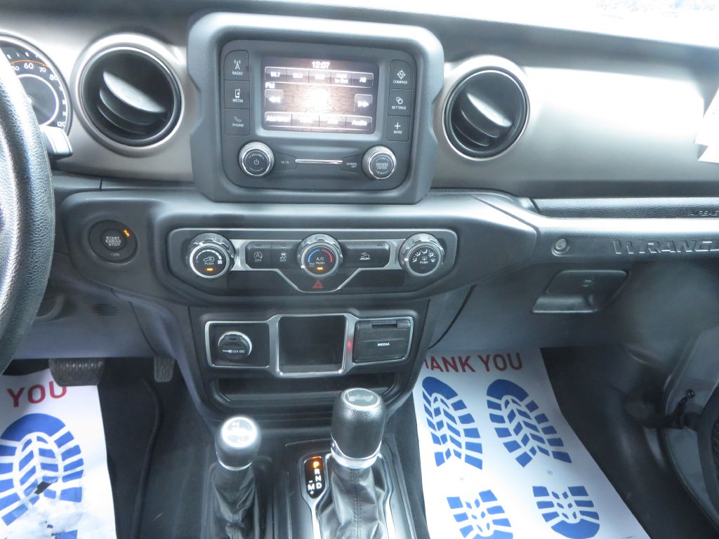 Photo 18 of this JEEP WRANGLER UNLIMI