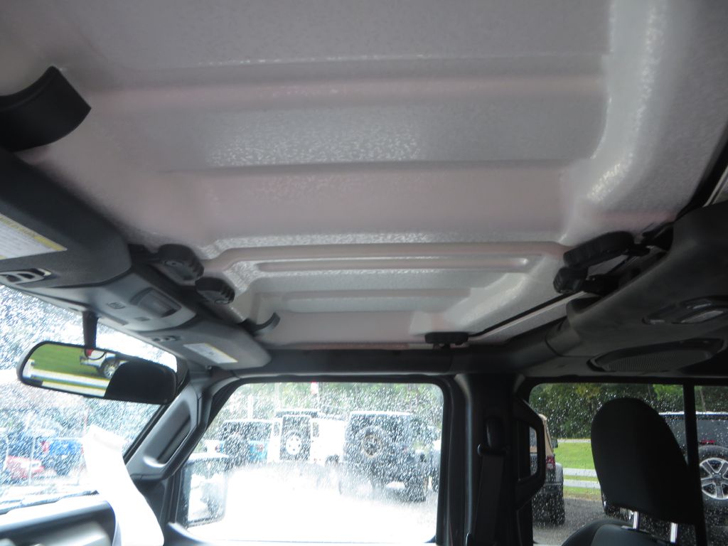 Photo 24 of this JEEP WRANGLER UNLIMI