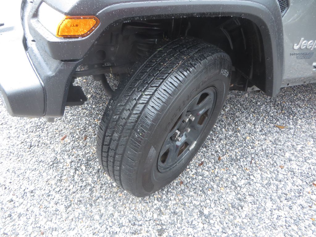 Photo 25 of this JEEP WRANGLER UNLIMI