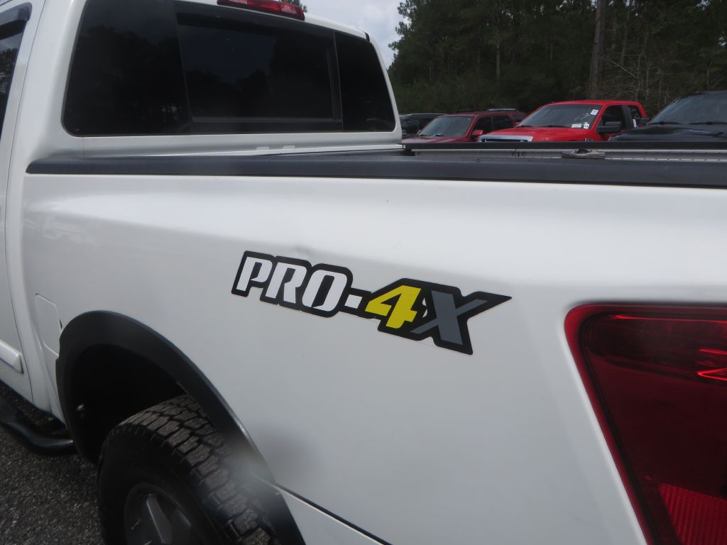 Photo 10 of this NISSAN TITAN