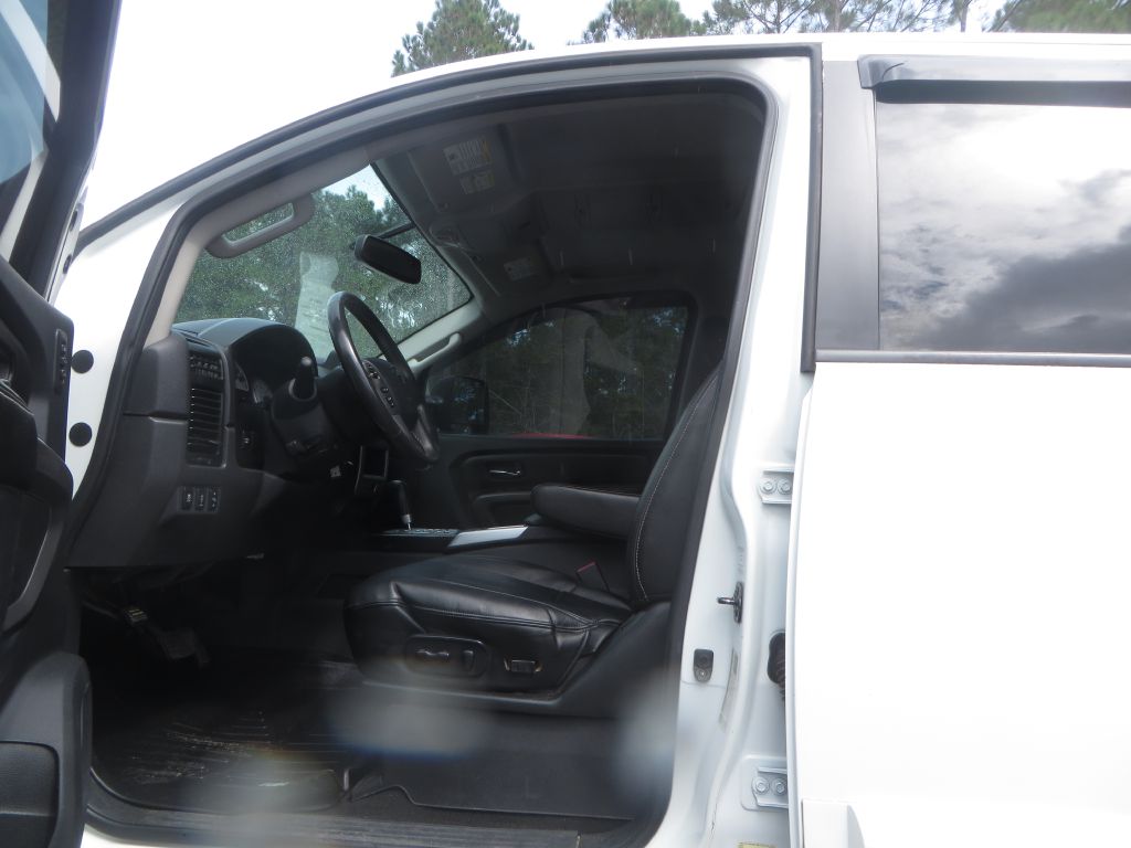 Photo 13 of this NISSAN TITAN