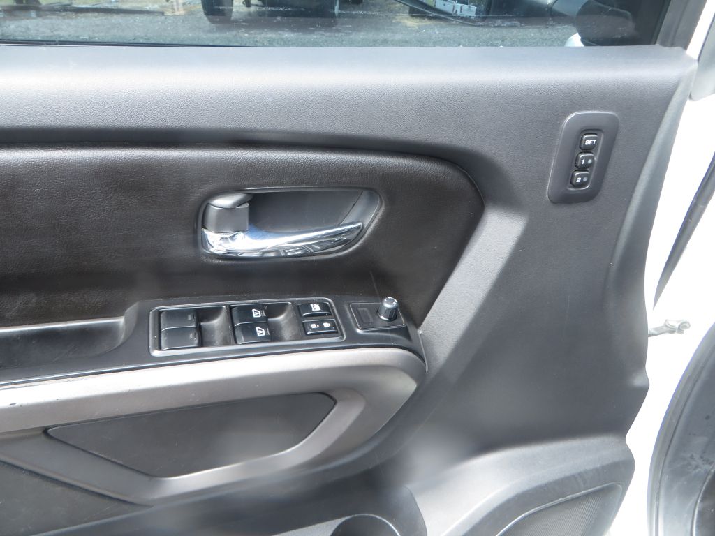 Photo 15 of this NISSAN TITAN