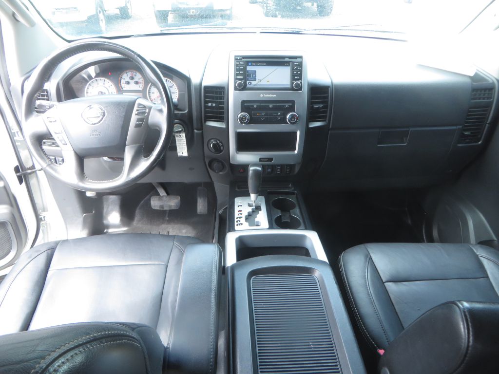 Photo 16 of this NISSAN TITAN