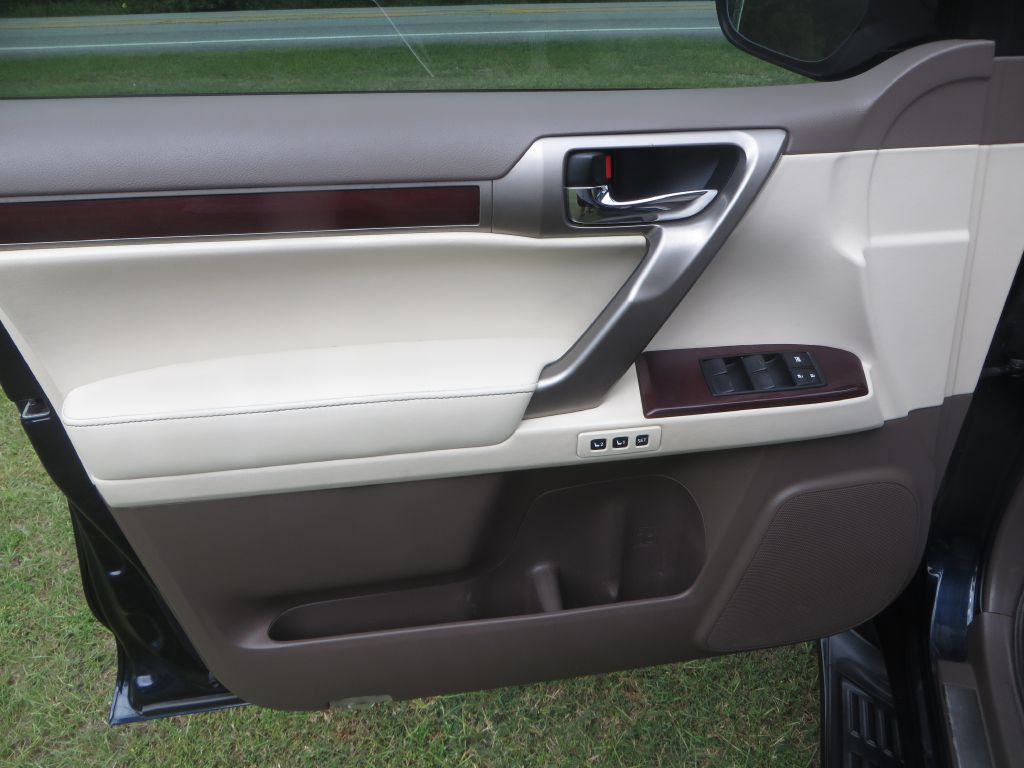 Photo 13 of this LEXUS GX460