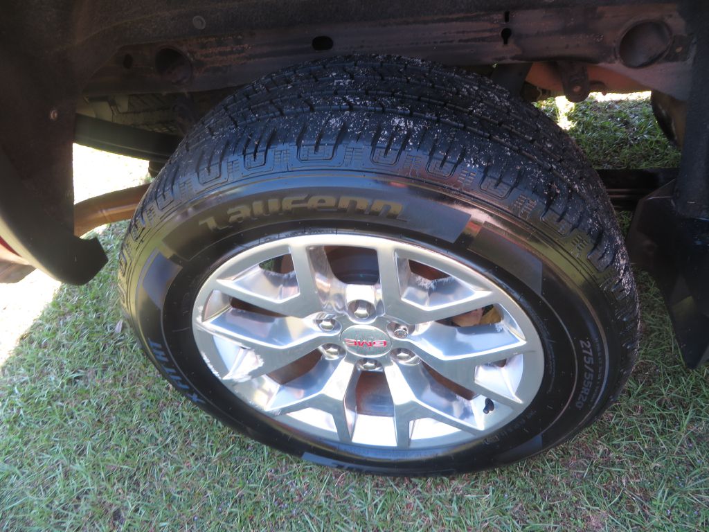 Photo 26 of this GMC SIERRA