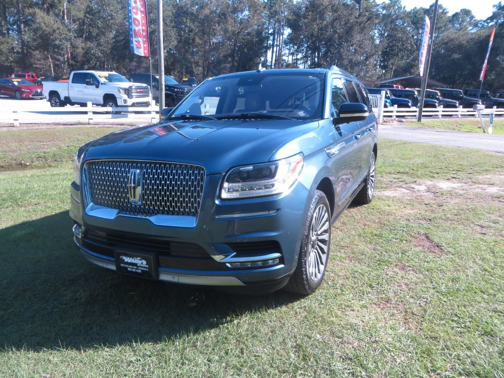 Photo 2 of this LINCOLN NAVIGATOR