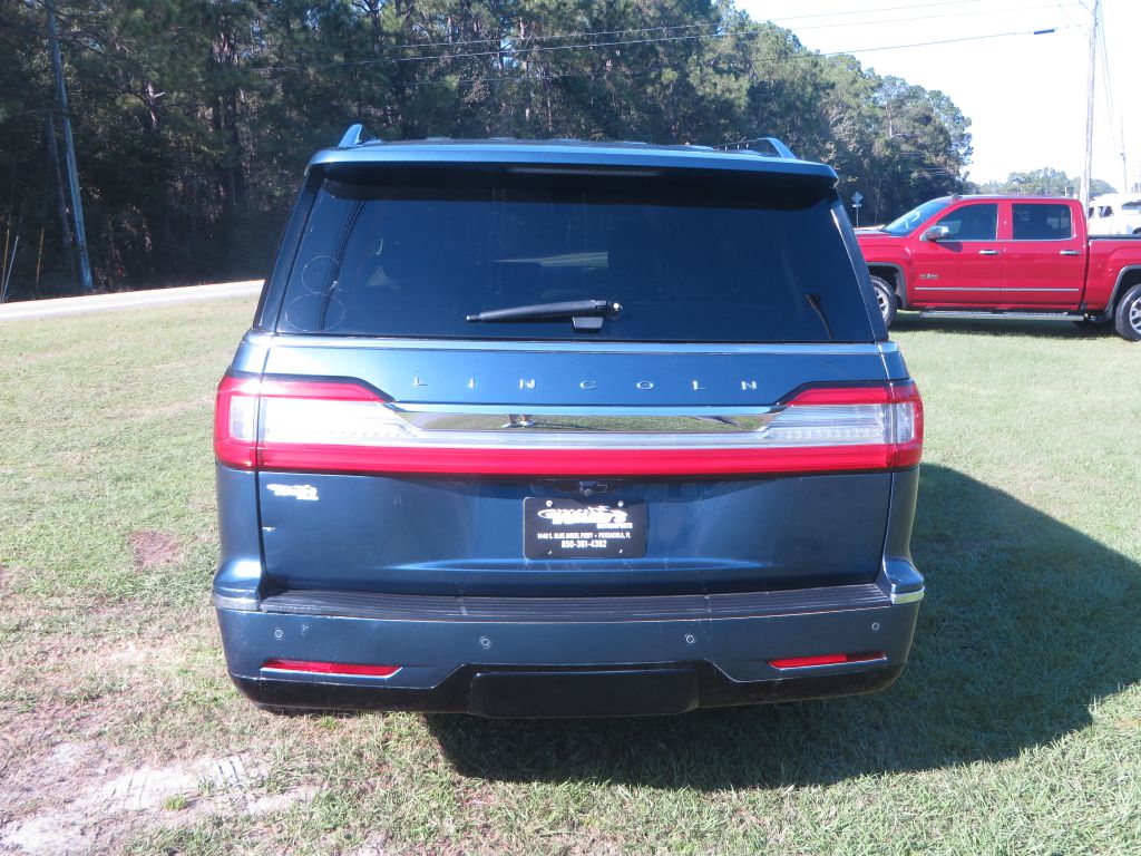 Photo 7 of this LINCOLN NAVIGATOR