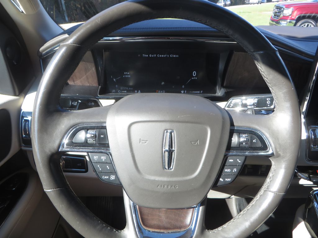Photo 13 of this LINCOLN NAVIGATOR