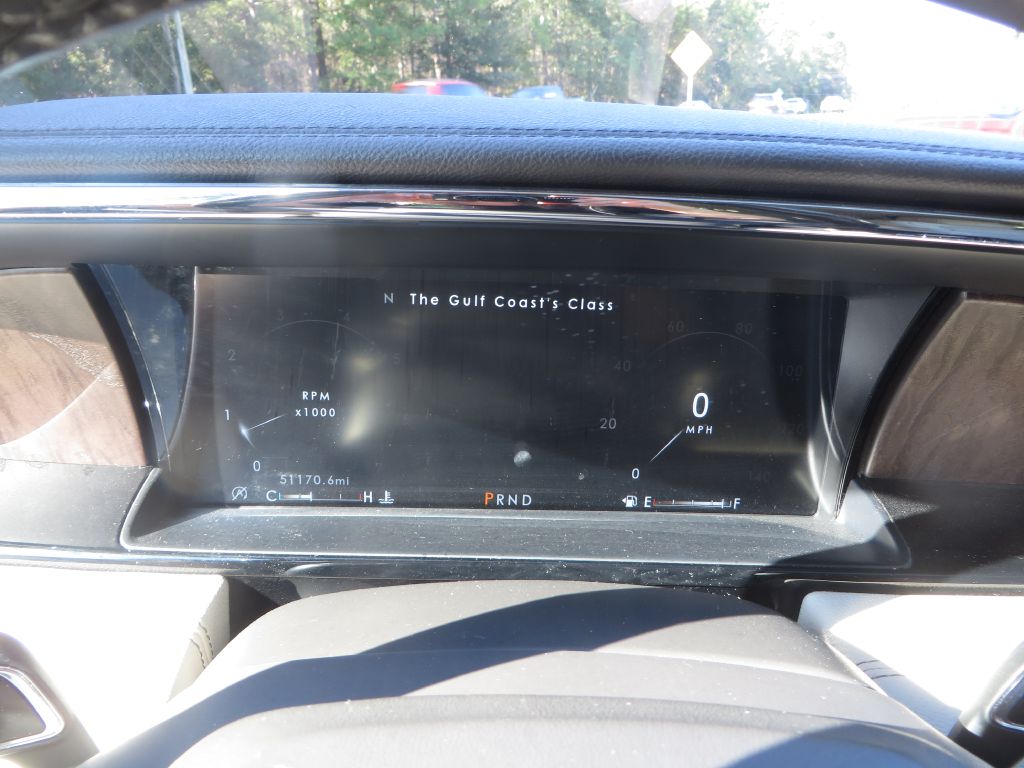 Photo 16 of this LINCOLN NAVIGATOR