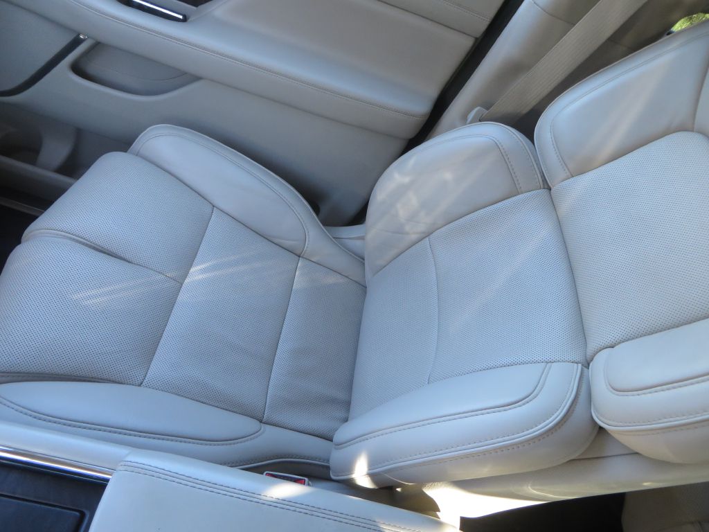 Photo 24 of this LINCOLN NAVIGATOR