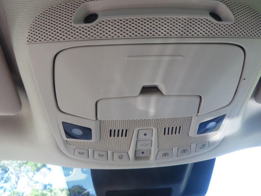 Photo 26 of this LINCOLN NAVIGATOR