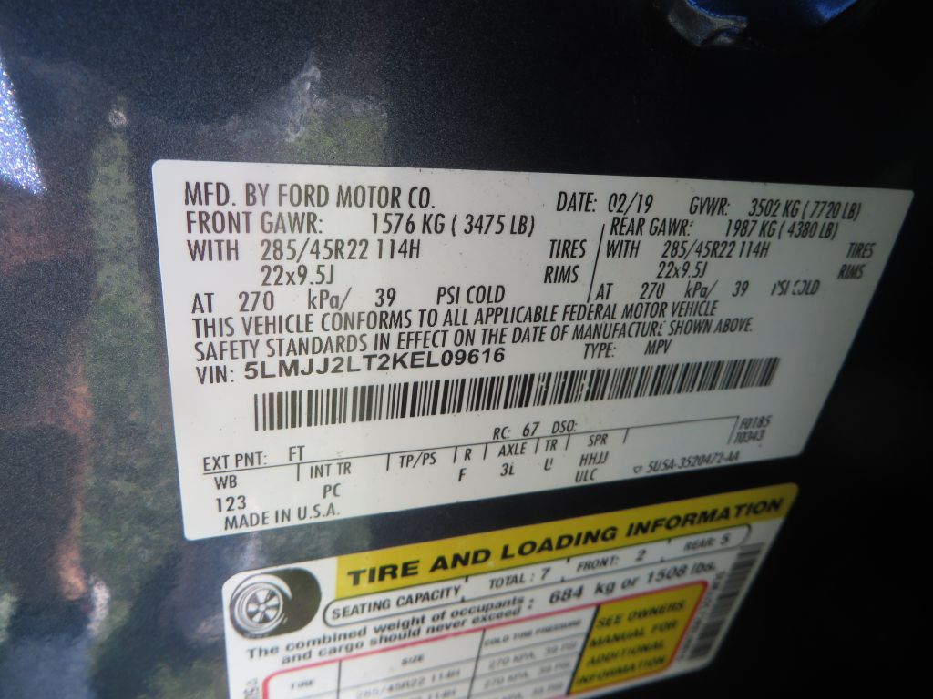 Photo 32 of this LINCOLN NAVIGATOR