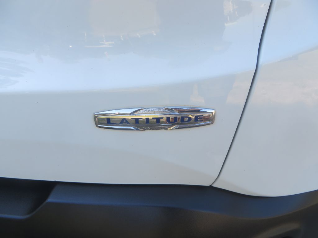 Photo 9 of this JEEP RENEGADE