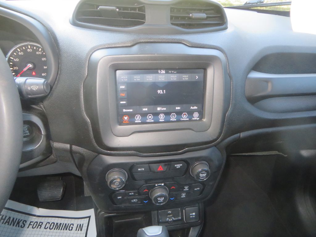 Photo 17 of this JEEP RENEGADE