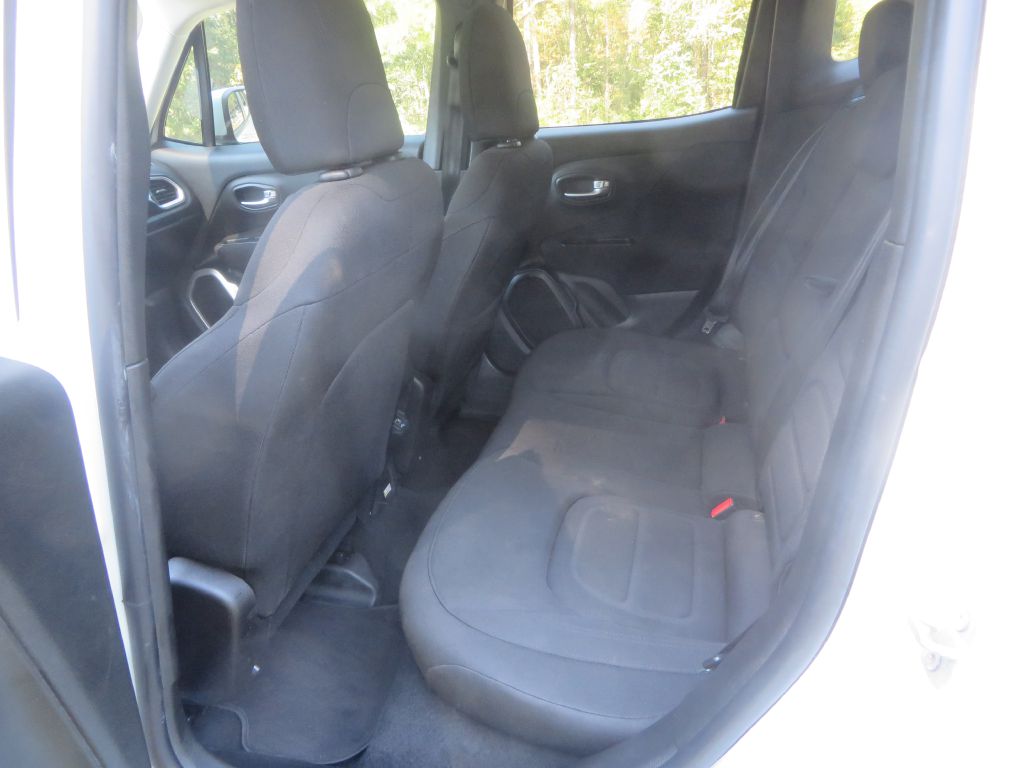 Photo 23 of this JEEP RENEGADE