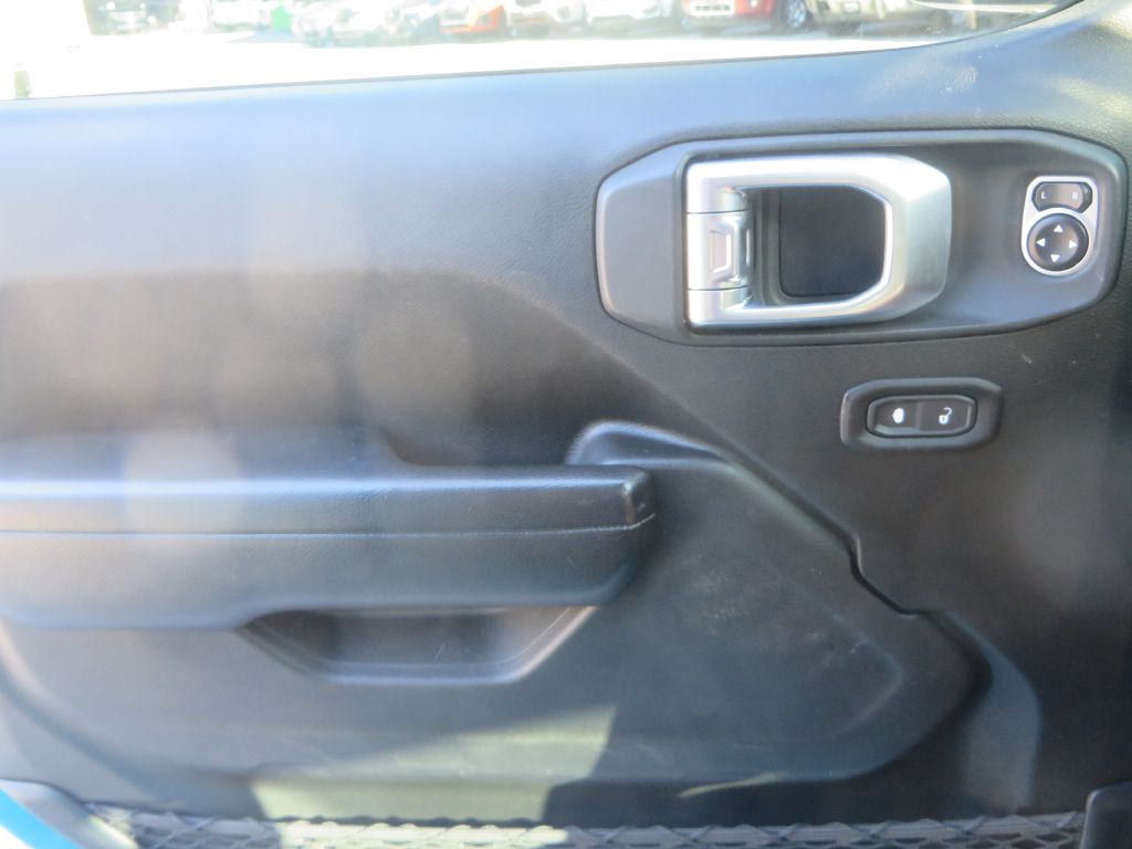 Photo 21 of this JEEP WRANGLER UNLIMI