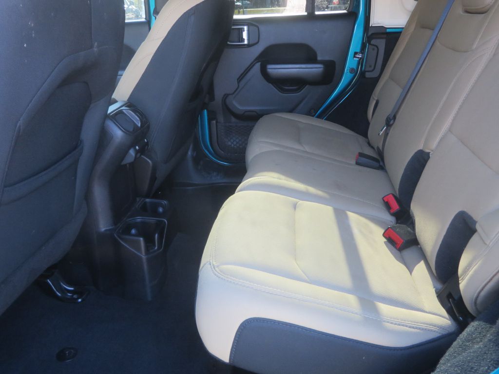 Photo 22 of this JEEP WRANGLER UNLIMI
