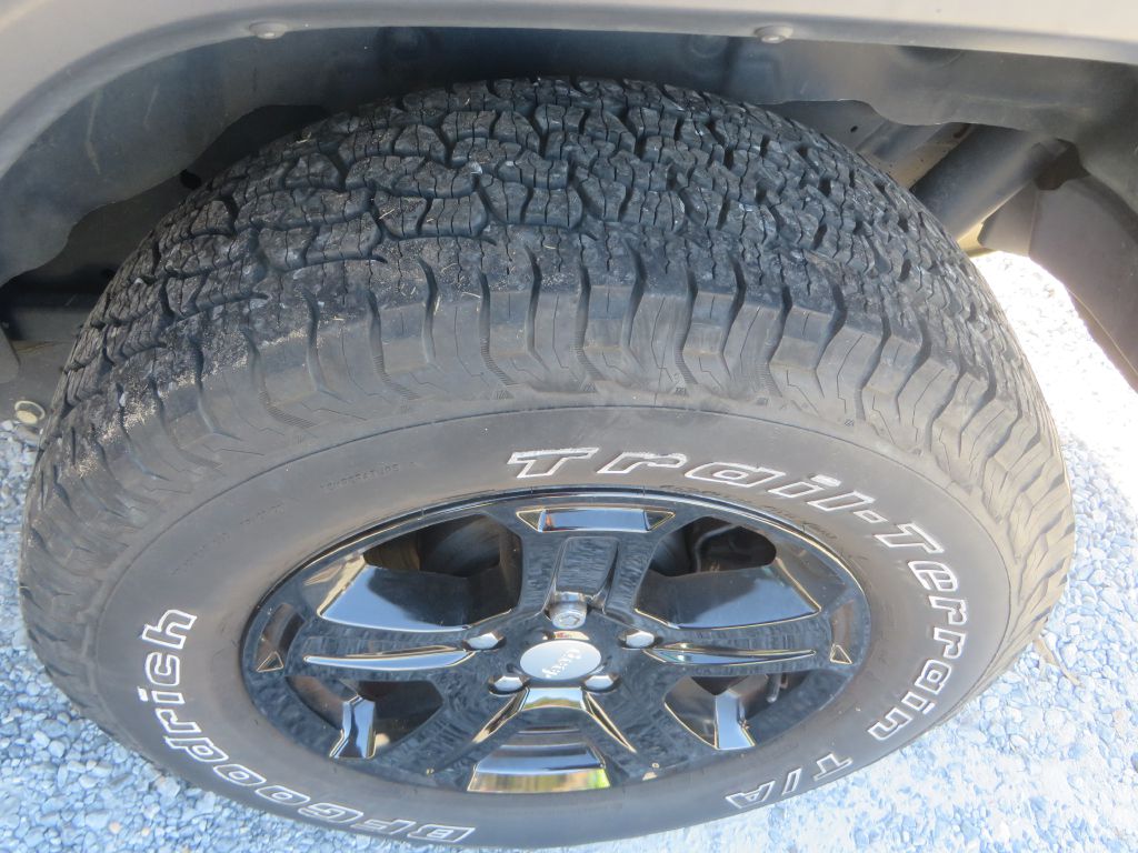 Photo 24 of this JEEP WRANGLER UNLIMI
