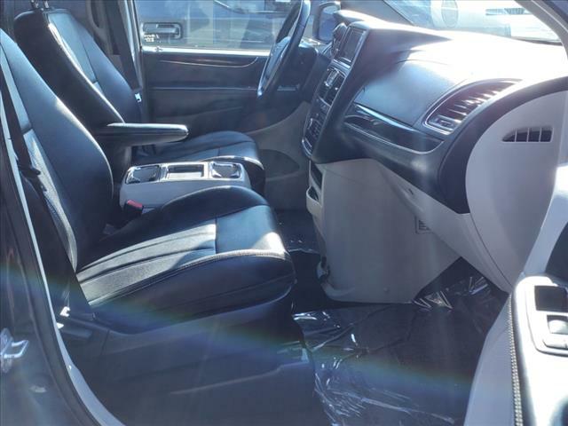 CHRYSLER TOWN AND COUNTR 2014 CHRYSLER TOWN AND COUNTR 2C4RC1BG0ER209136