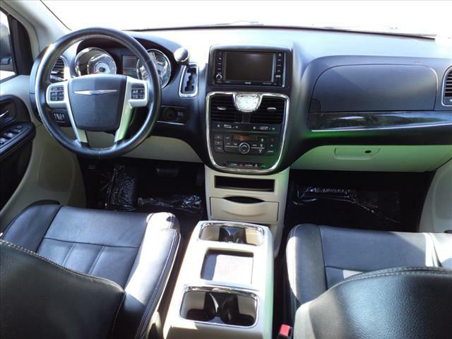 CHRYSLER TOWN AND COUNTR 2014 CHRYSLER TOWN AND COUNTR 2C4RC1BG0ER209136