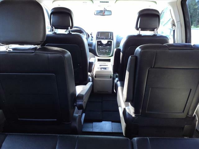 CHRYSLER TOWN AND COUNTR 2014 CHRYSLER TOWN AND COUNTR 2C4RC1BG0ER209136