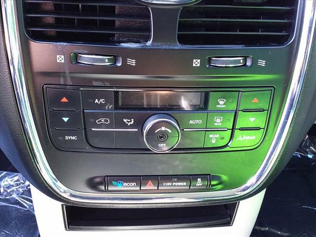 CHRYSLER TOWN AND COUNTR 2014 CHRYSLER TOWN AND COUNTR 2C4RC1BG0ER209136