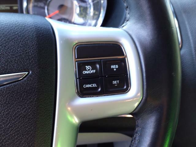 CHRYSLER TOWN AND COUNTR 2014 CHRYSLER TOWN AND COUNTR 2C4RC1BG0ER209136
