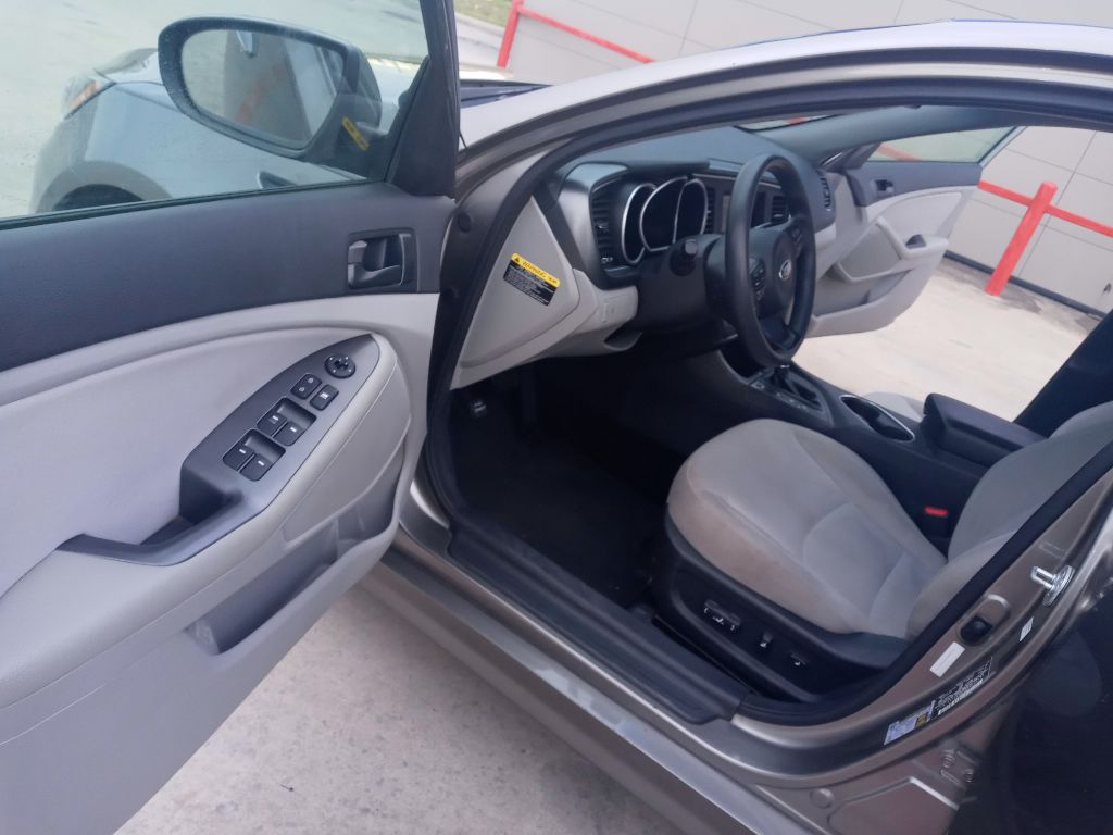 Photo 9 of this KIA OPTIMA