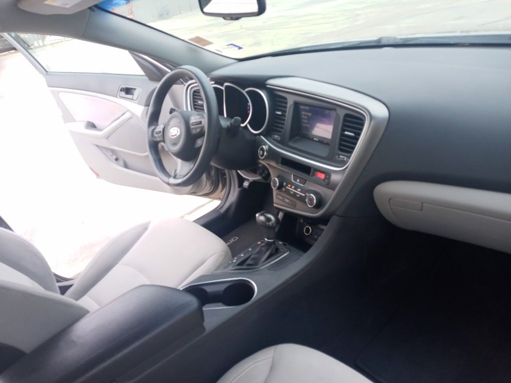 Photo 13 of this KIA OPTIMA