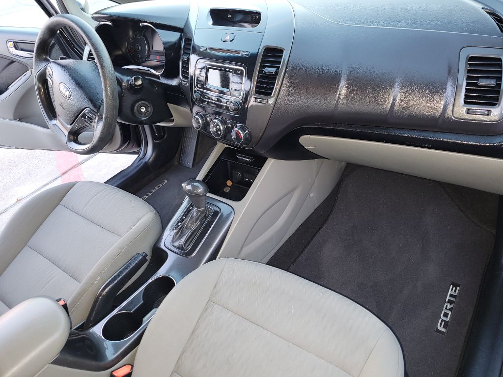 Photo 13 of this KIA FORTE