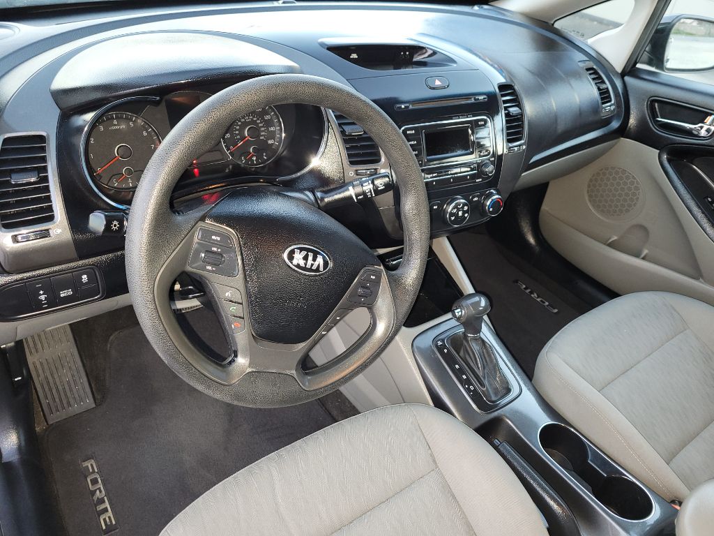 Photo 15 of this KIA FORTE