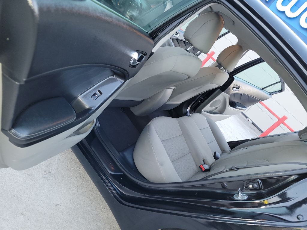 Photo 10 of this KIA FORTE
