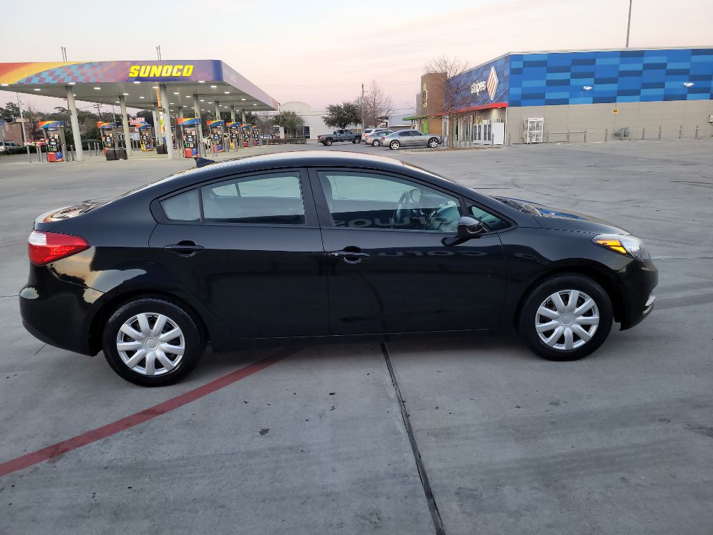 Photo 4 of this KIA FORTE