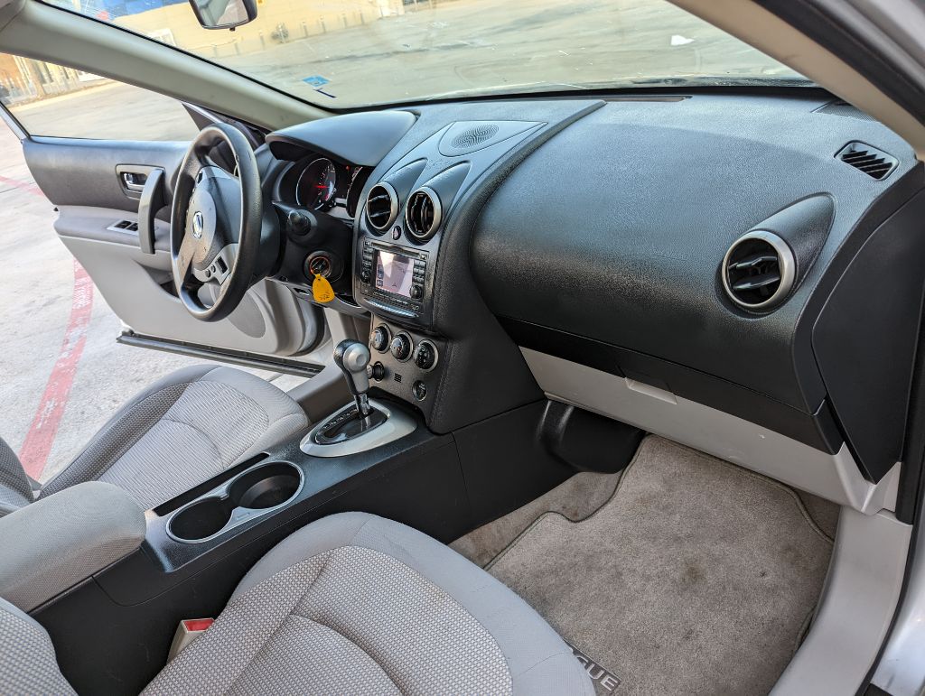 Photo 8 of this NISSAN ROGUE